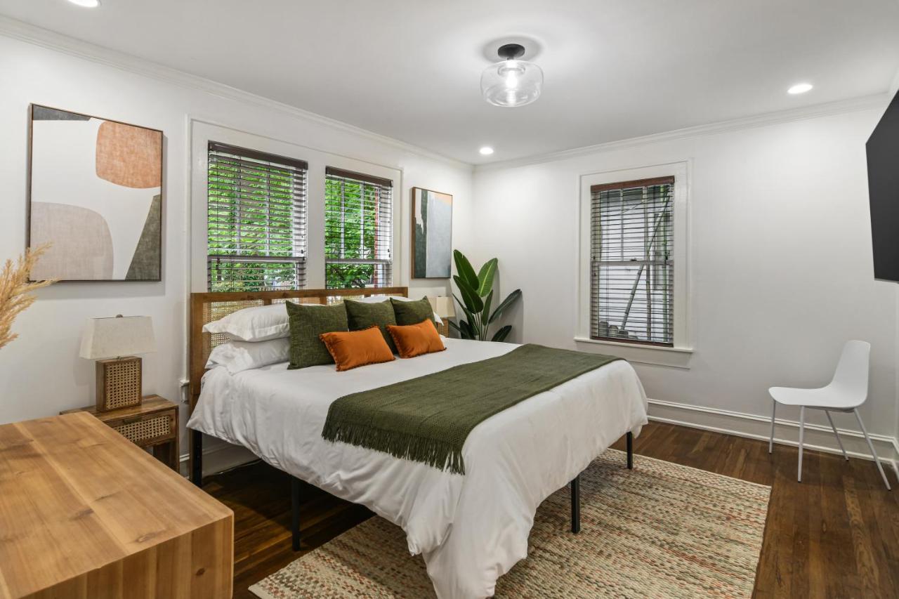 Sun Lit Bungalow With Good Vibes And Lots Of Wine - Designedbydom AtlantaAtlanta  Kültér fotó