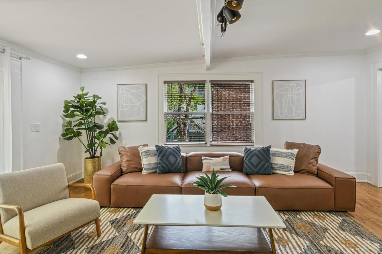 Sun Lit Bungalow With Good Vibes And Lots Of Wine - Designedbydom AtlantaAtlanta  Kültér fotó