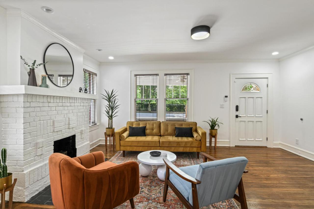 Sun Lit Bungalow With Good Vibes And Lots Of Wine - Designedbydom AtlantaAtlanta  Kültér fotó